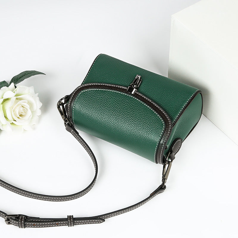 Ladies' fashionable genuine leather crossbody bag, square bag, simple shoulder bag that goes with anything. Pochette