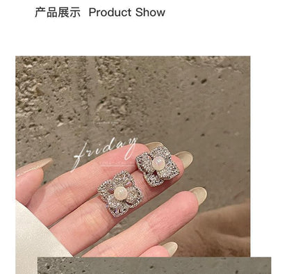 四つ葉クローバーFRIDAY JEWELRYパールフレンチ贅沢レトロムードフラワーピアス