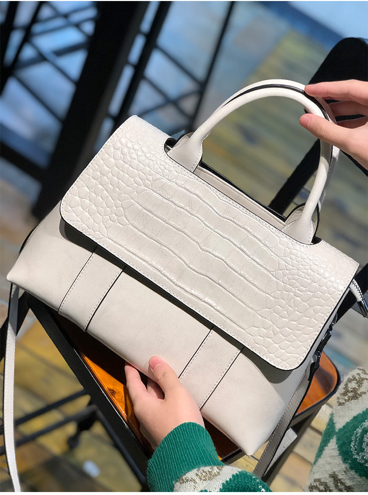 Women's handbag crocodile pattern large capacity genuine leather shoulder bag is trendy fashion commuting elegant handbag.bag