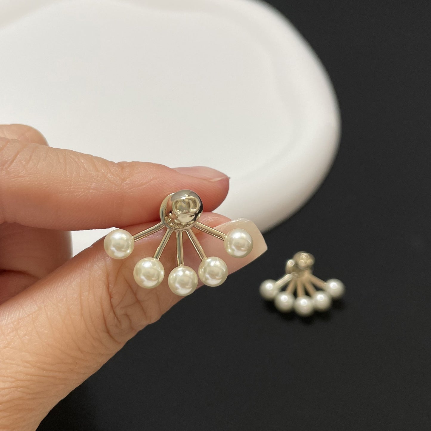 Women Earrings Pearl Fan Shape Cubic Chassis Retro Earrings 