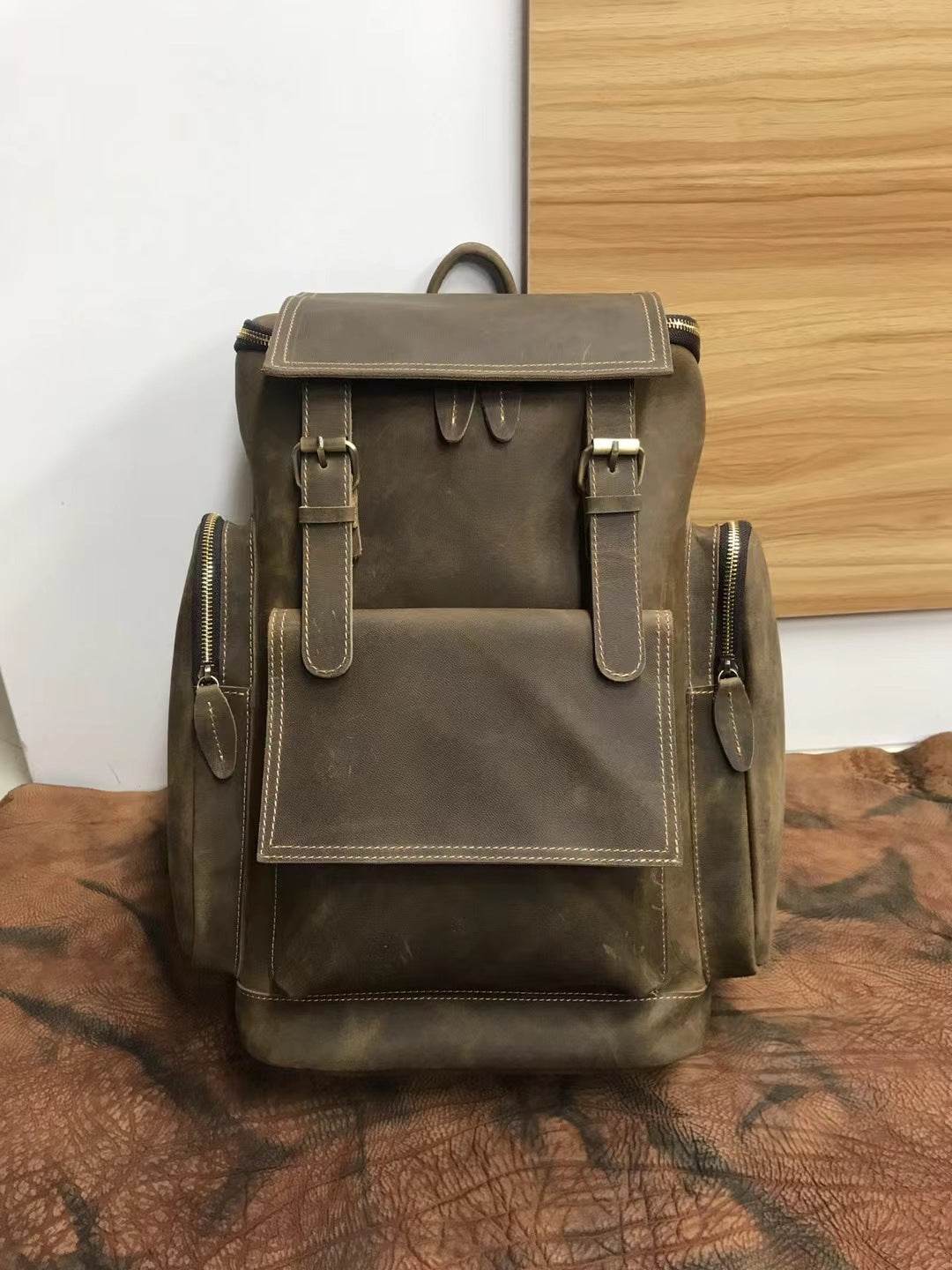 Men's backpack handmade genuine cowhide leather retro unique outdoor travel bag for men 