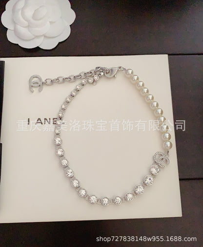 Women's Necklace Fashion Cubic Chassis Clavicle Chain De Pearl Necklace 