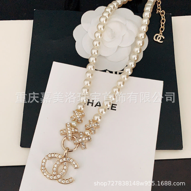 Pearl chain necklace Elegant temperament Luxury French clavicle chain 