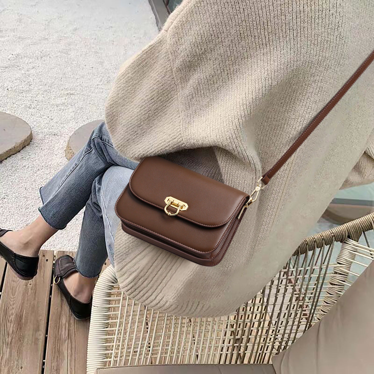 Genuine leather armpit bag fashion chain bag crossbody bag square bag shoulder bag that goes with anything. Pochette