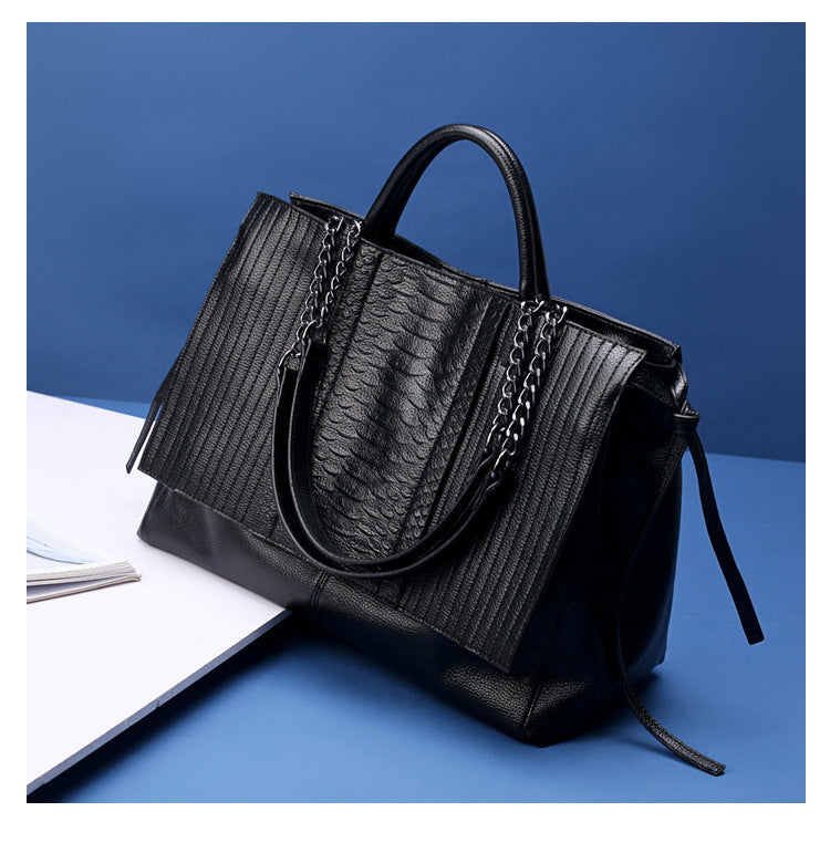 Ladies bag python pattern genuine leather temperament handbag high quality fashion briefcase big bag simple handbag.bag