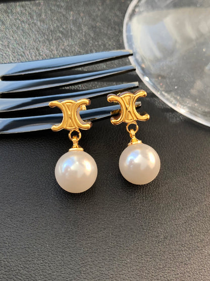 CE Luxury Large Pearl Earrings Women Small Design Feeling Luxury Earrings Temperament Celebrity Earrings 