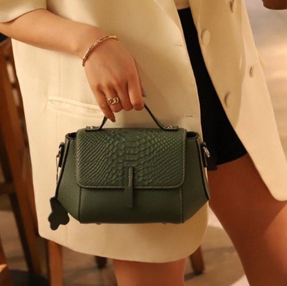 Genuine leather women's bag Crocodile pattern handbag crossbody bag Retro square bag Commuting office lady Shoulder bag that goes with anything. Pochette 