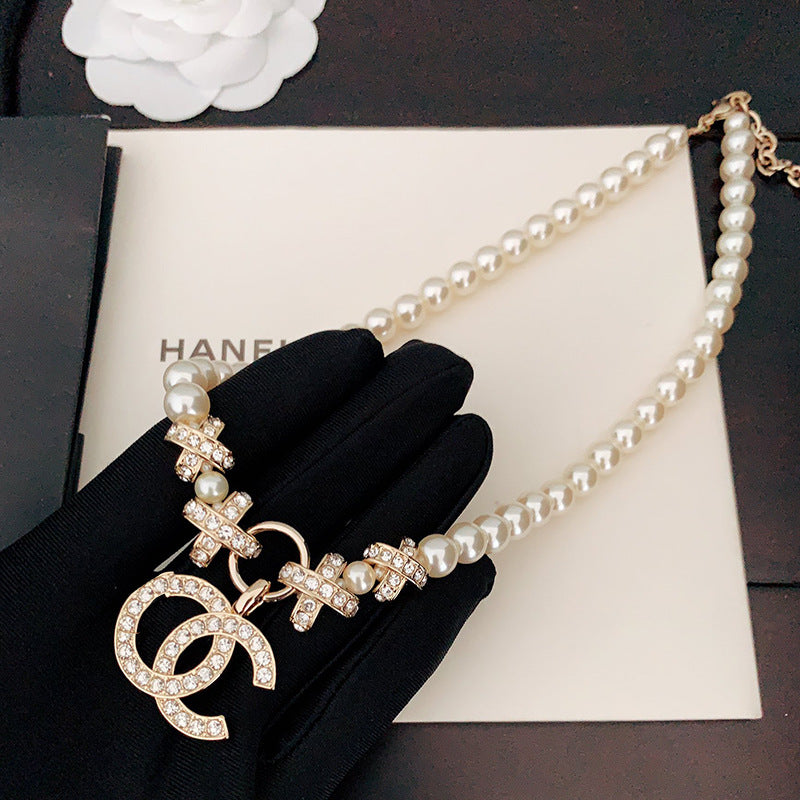 Pearl chain necklace Elegant temperament Luxury French clavicle chain 