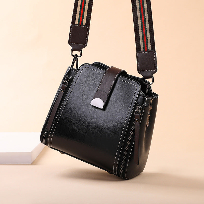 Genuine Leather Bucket Bag Crossbody Bag Ladies Fashion Broadband Simple Shoulder Bag.Pochette