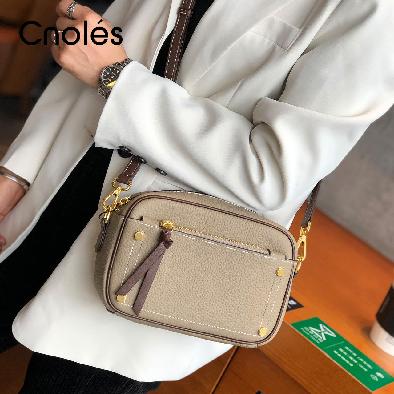 Ladies' stylish genuine leather camera bag, single crossbody bag, shoulder bag that goes with everything for commuting.Pochette