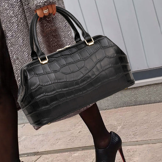 Women's bag Crocodile pattern Python pattern handbag Genuine leather bag Large capacity shoulder bag that goes with anything Top Cowhide handbag. Bag