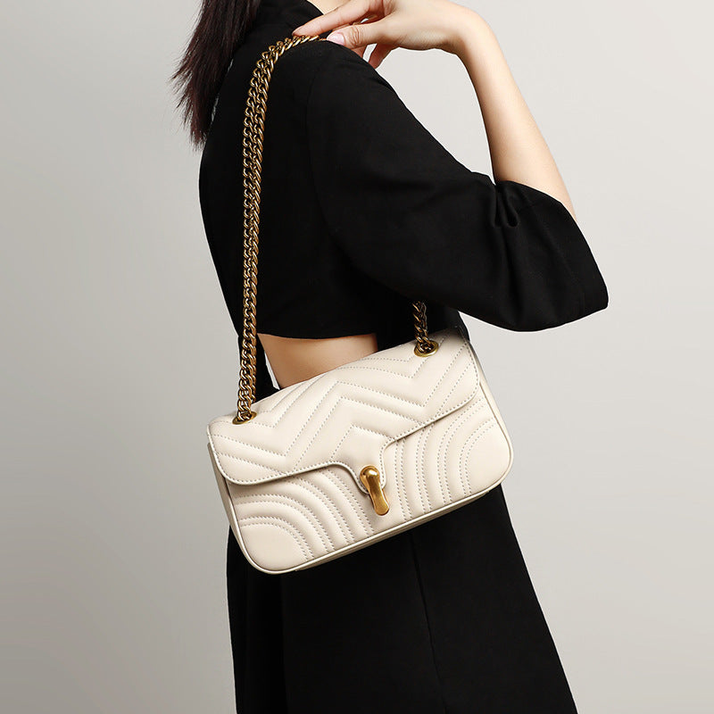 Ladies fashionable chain bag Genuine leather armpit bag Shoulder bag that goes with anything. Pochette