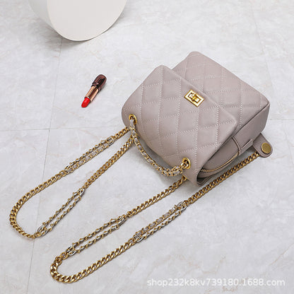 Ladies' cowhide chain bag Fashion genuine leather rucksack Shoulder bag that goes with anything. Pochette