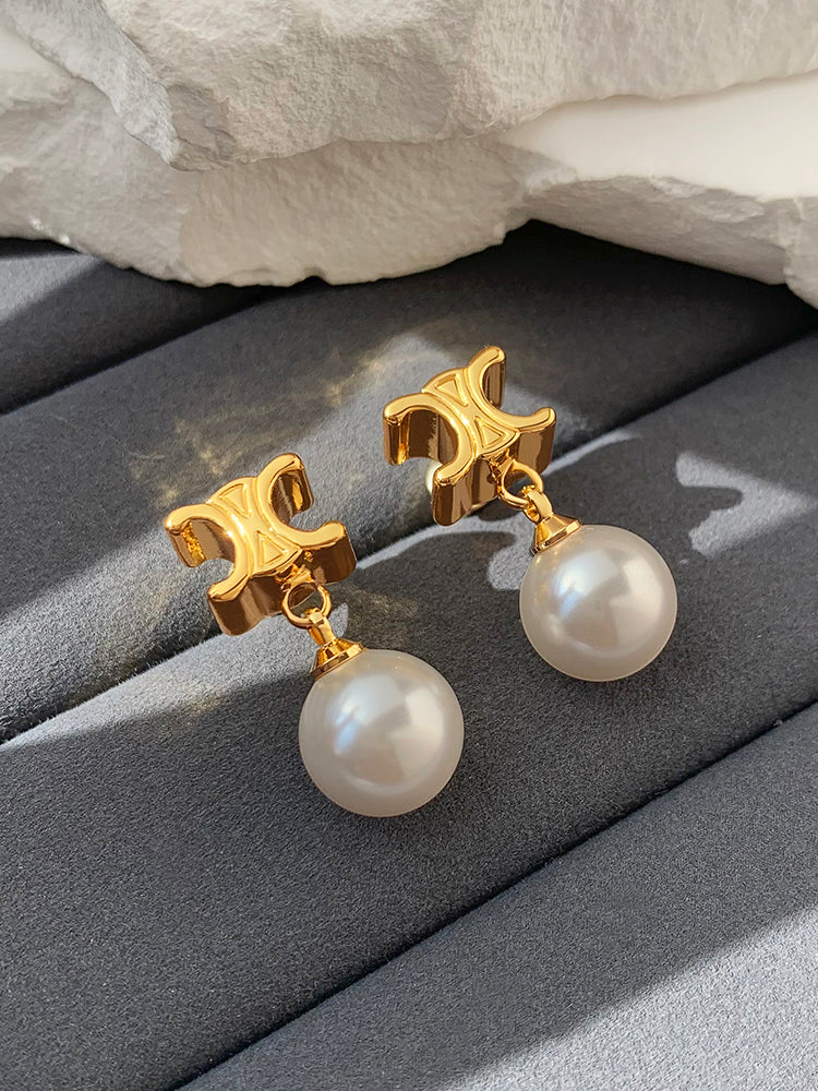 CE Luxury Large Pearl Earrings Women Small Design Feeling Luxury Earrings Temperament Celebrity Earrings 