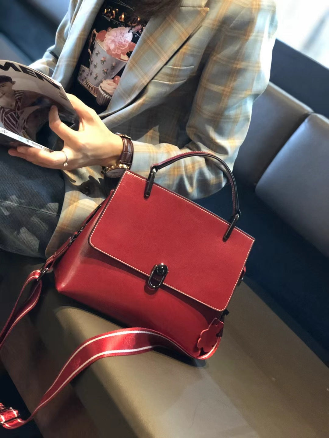 Genuine leather women's bag top layer cowhide handbag shoulder bag large capacity lock bag retro handbag.bag