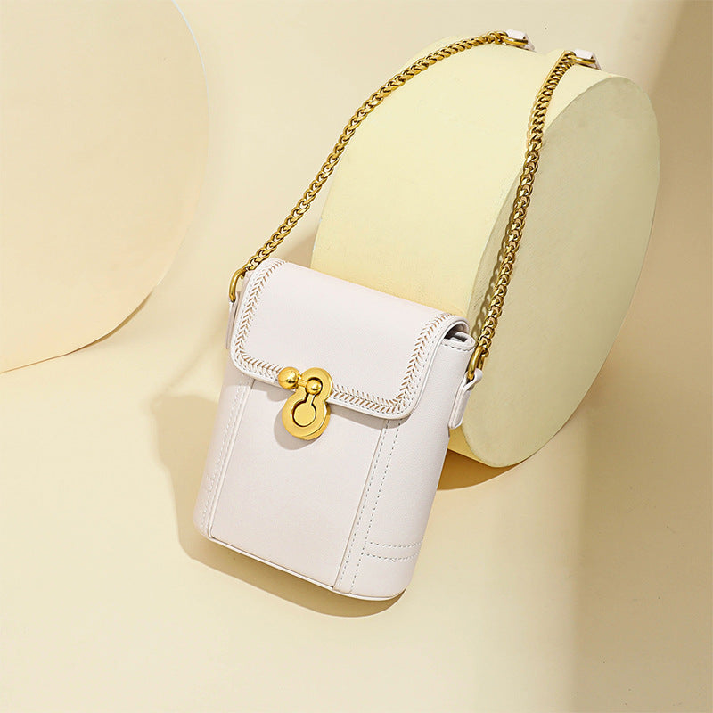 Women's bag Genuine leather chain bag Trendy crossbody bag Luxurious vertical shoulder bag that makes light of luxury.Pochette