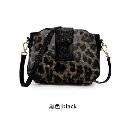 Cowhide women's bag Leopard print fashion genuine leather bag Retro shoulder bag that goes with anything. Pochette