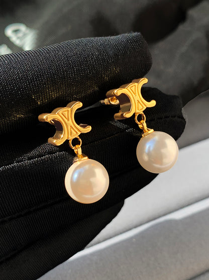 CE Luxury Large Pearl Earrings Women Small Design Feeling Luxury Earrings Temperament Celebrity Earrings 