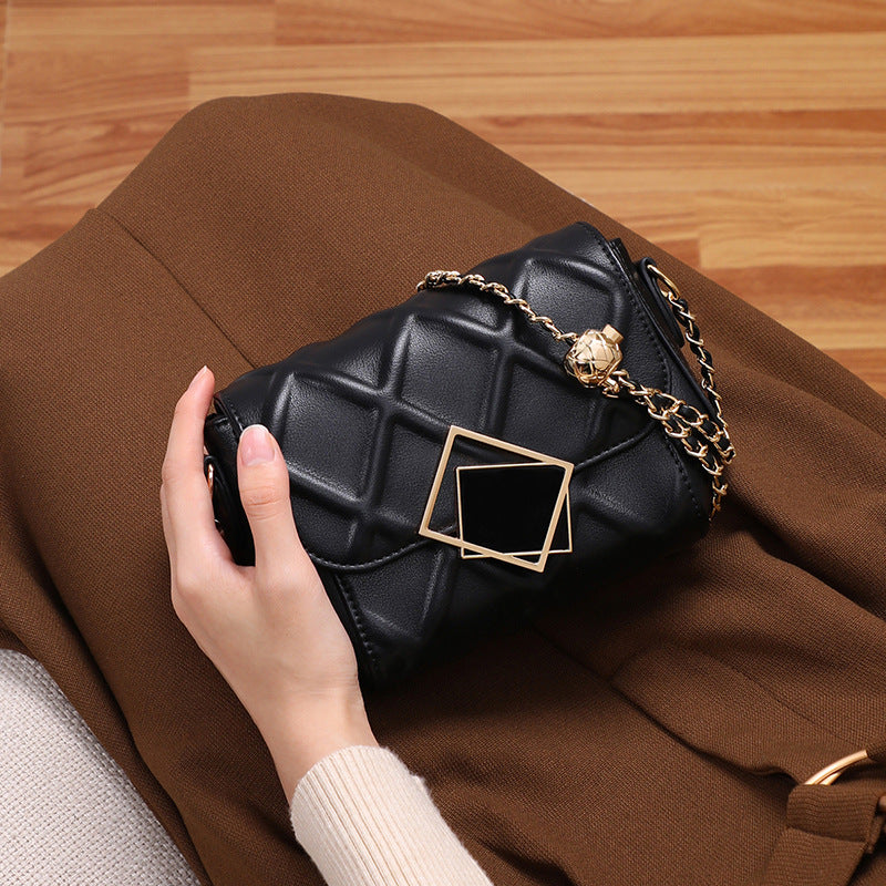 Stylish genuine leather bag for women Chain bag Women's checked crossbody bag Shoulder bag that goes with anything. Pochette