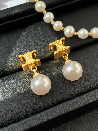 CE Luxury Large Pearl Earrings Women Small Design Feeling Luxury Earrings Temperament Celebrity Earrings 