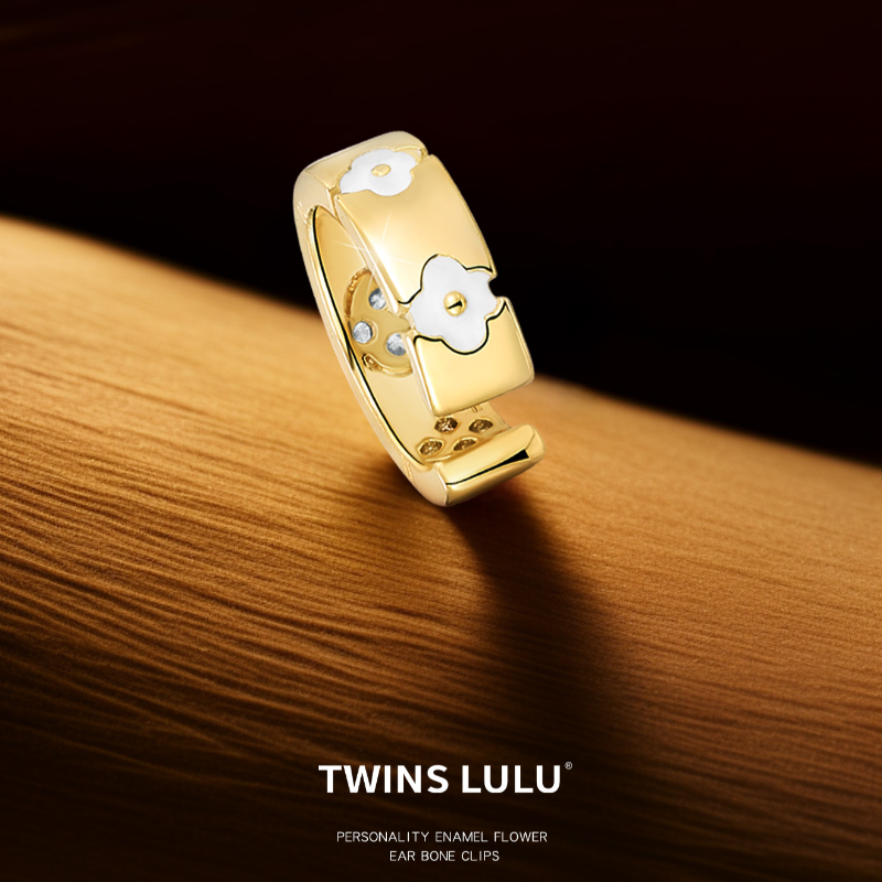 TWINS LULUモダン四つ葉のクローバー耳骨クリップ贈り物